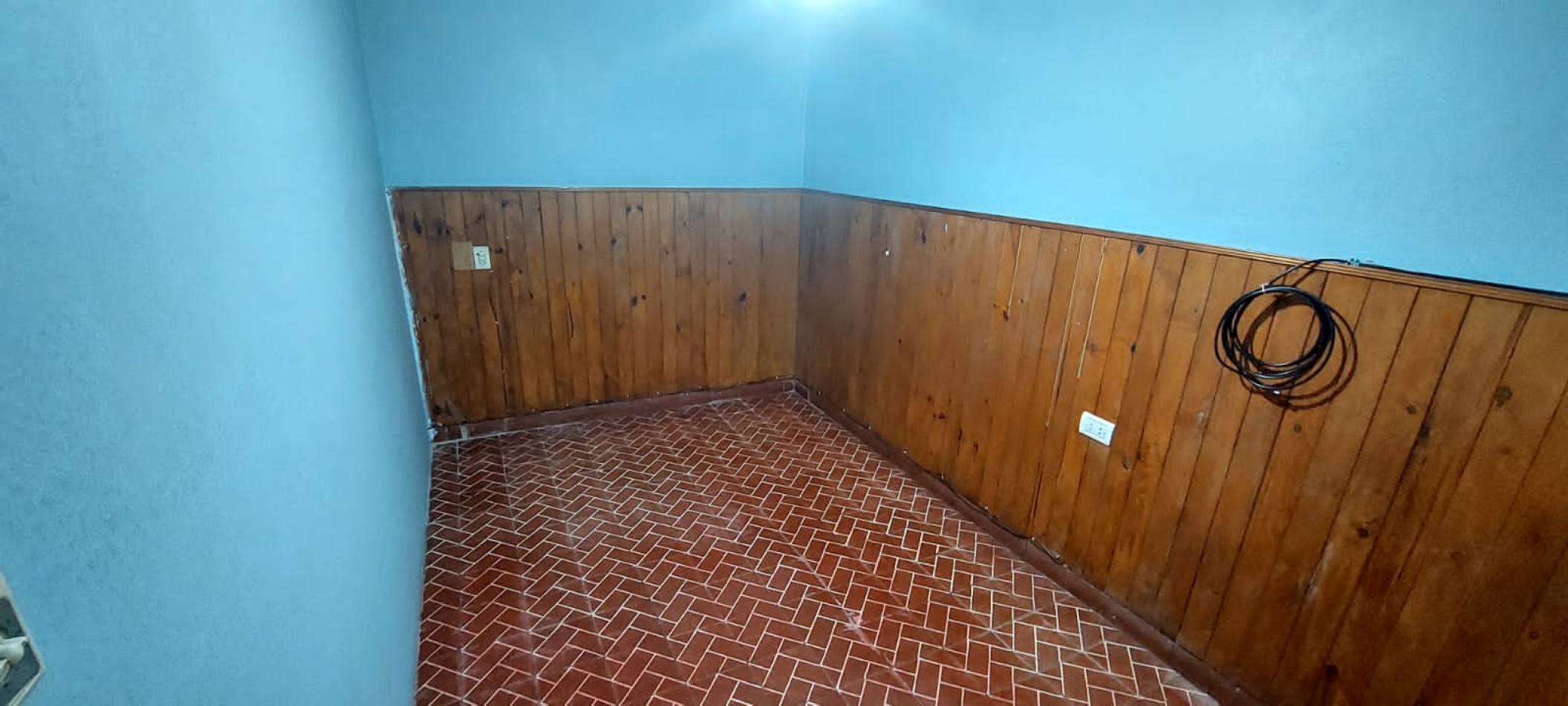 VENTA DE DEPARTAMENTO DE 2 DORMITORIOS. CENTRO DE COSQUIN. CA182