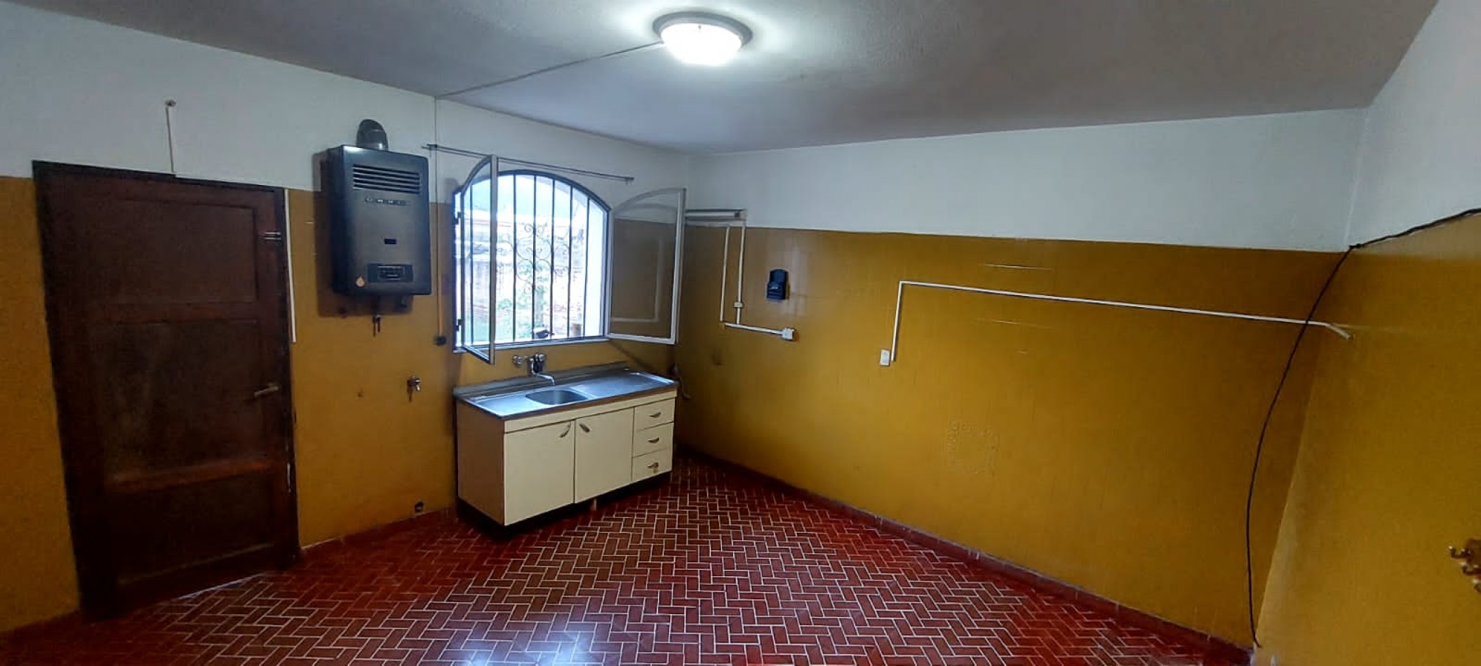 VENTA DE DEPARTAMENTO DE 2 DORMITORIOS. CENTRO DE COSQUIN. CA182