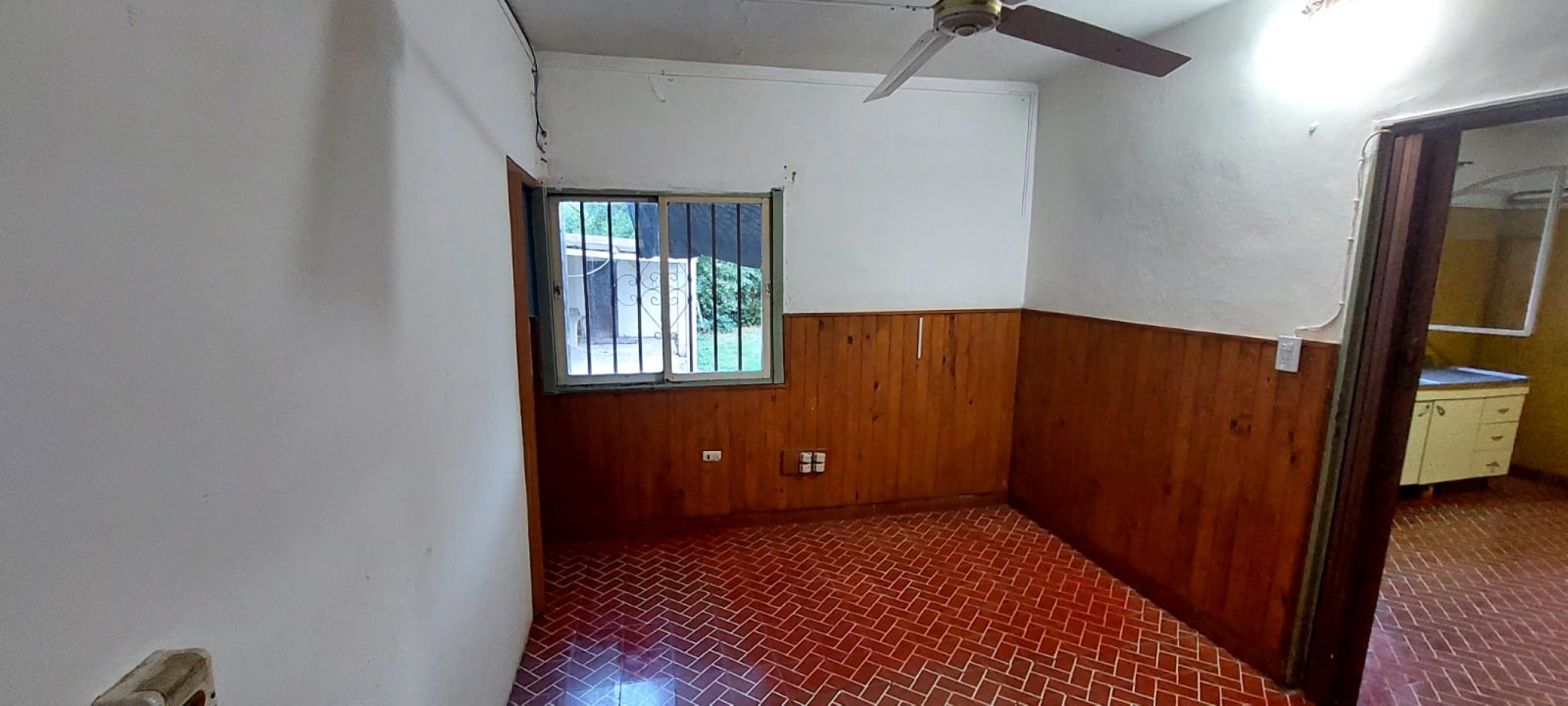 VENTA DE DEPARTAMENTO DE 2 DORMITORIOS. CENTRO DE COSQUIN. CA182