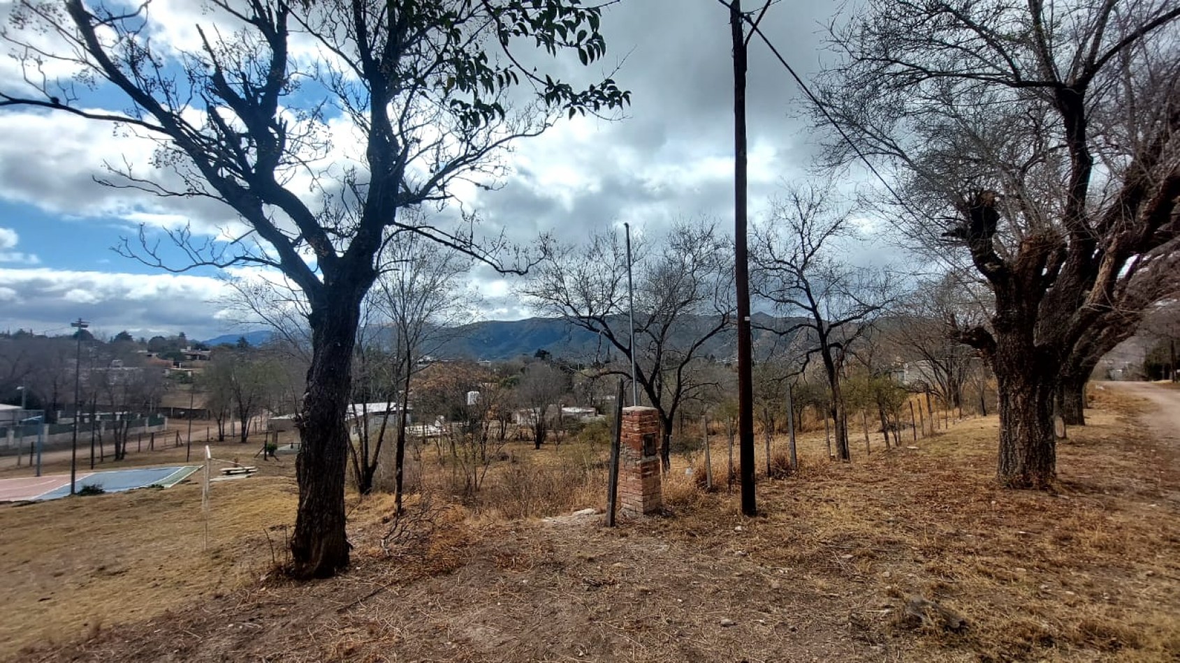 CASA A LA VENTA EN BIALET MASSE EN ENTORNO NATURAL Y VISTA A LAS SIERRAS. CA194