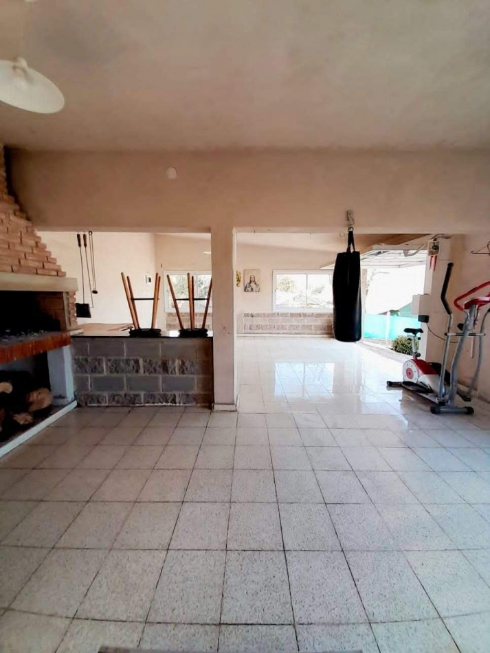 CASA EN VENTA. CASA DE DOS PLANTAS Y TRES DORMITORIOS EN BIALET MASSE. CA30