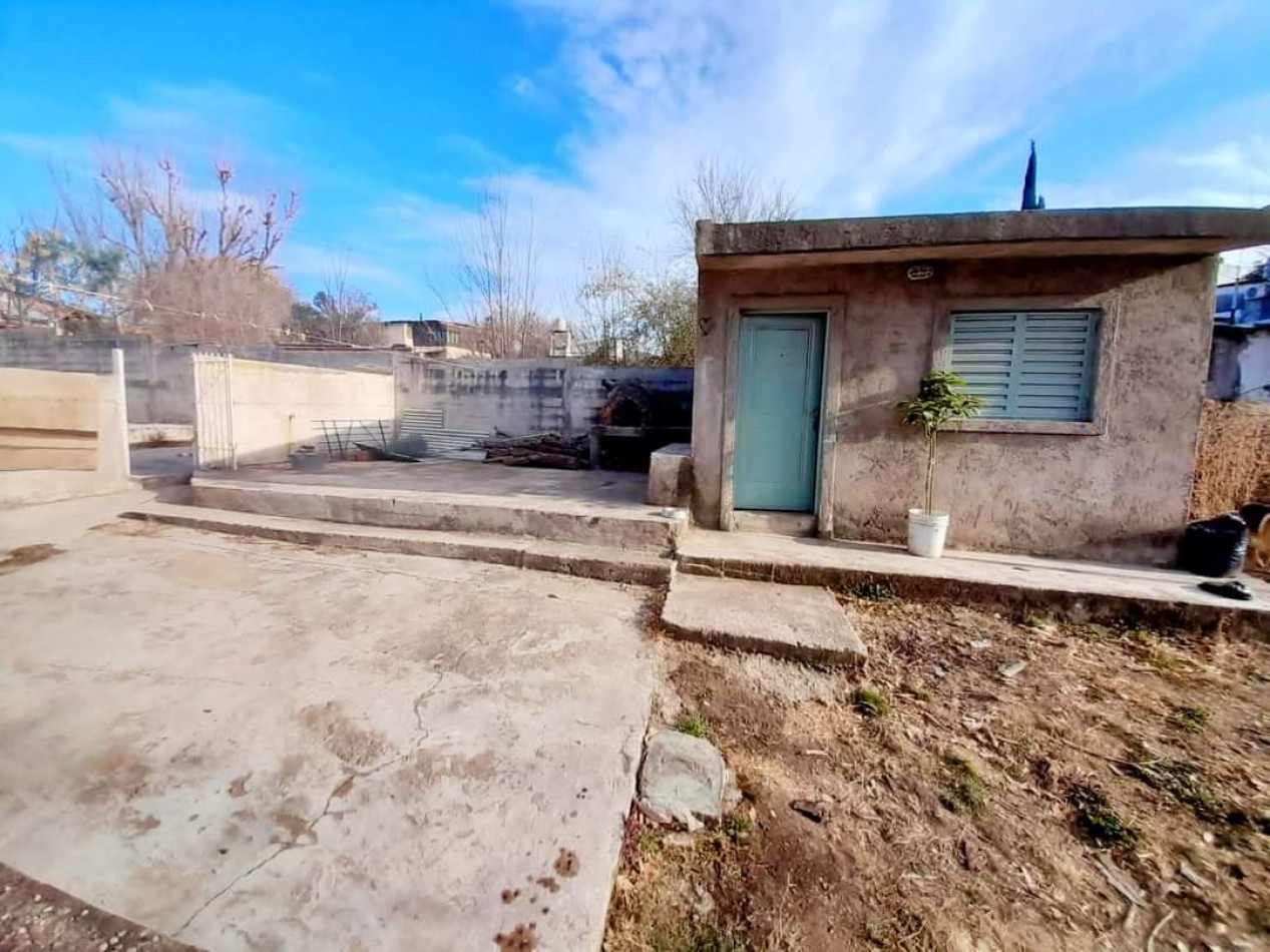 CASA EN VENTA. CASA DE DOS PLANTAS Y TRES DORMITORIOS EN BIALET MASSE. CA30