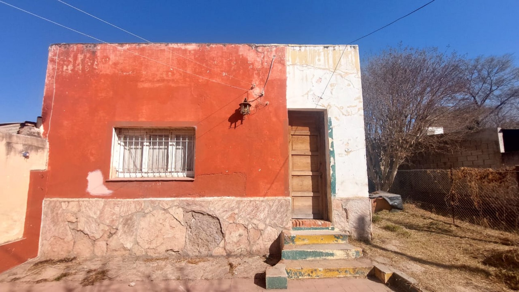 CASA A RESTAURAR A LA VENTA EN BIALET MASSE, CORDOBA. CA191