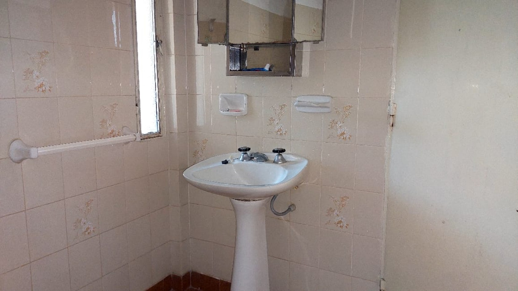 CASA A LA VENTA CON UBICACION PRIVILEGIADA EN SANTA MARIA DE PUNILLA. CA208