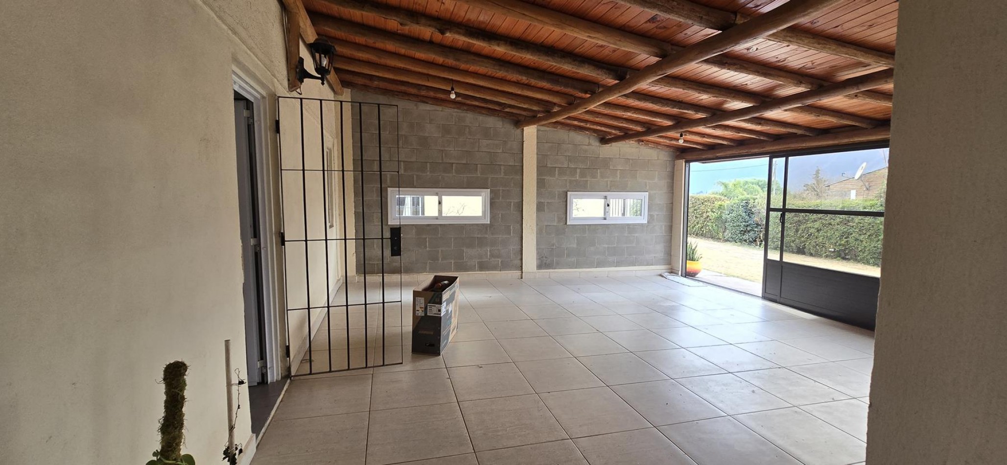 CASA CON 2 CABAÑAS TOTALMENTE EQUIPADAS EN ENTORNO NATURAL A LA VENTA. CA211