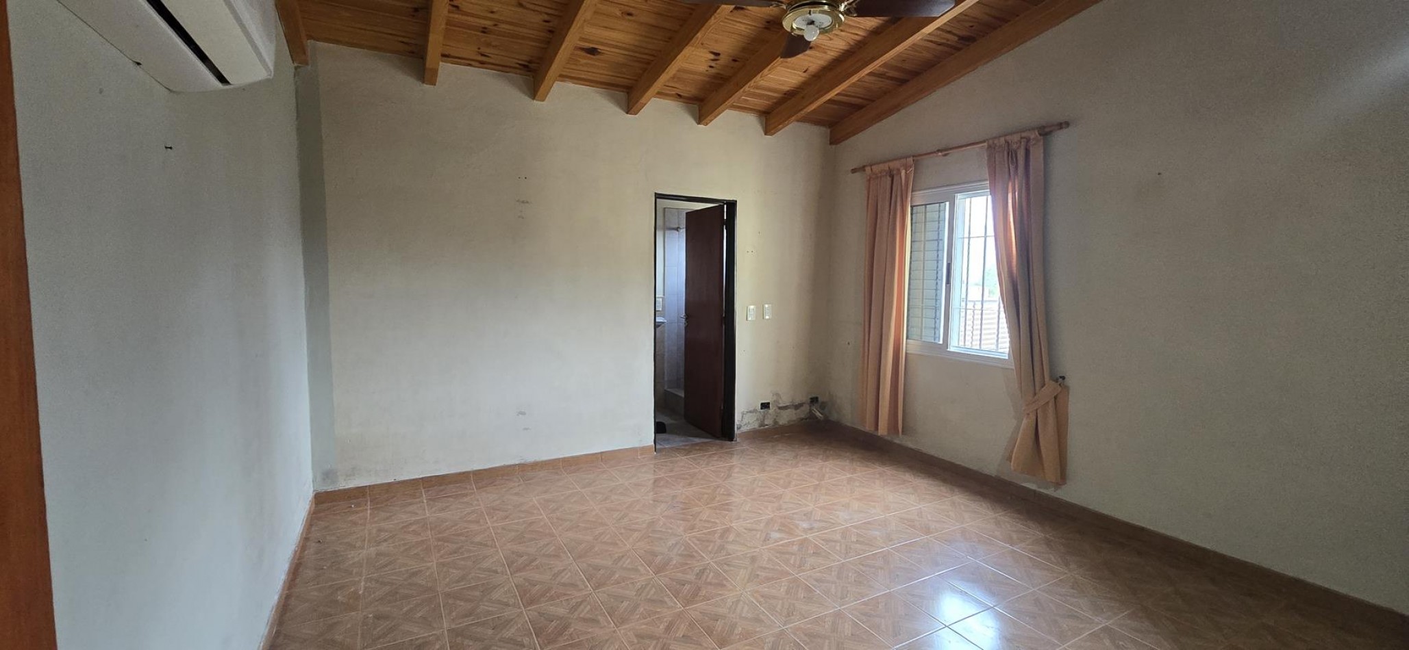 CASA CON 2 CABAÑAS TOTALMENTE EQUIPADAS EN ENTORNO NATURAL A LA VENTA. CA211