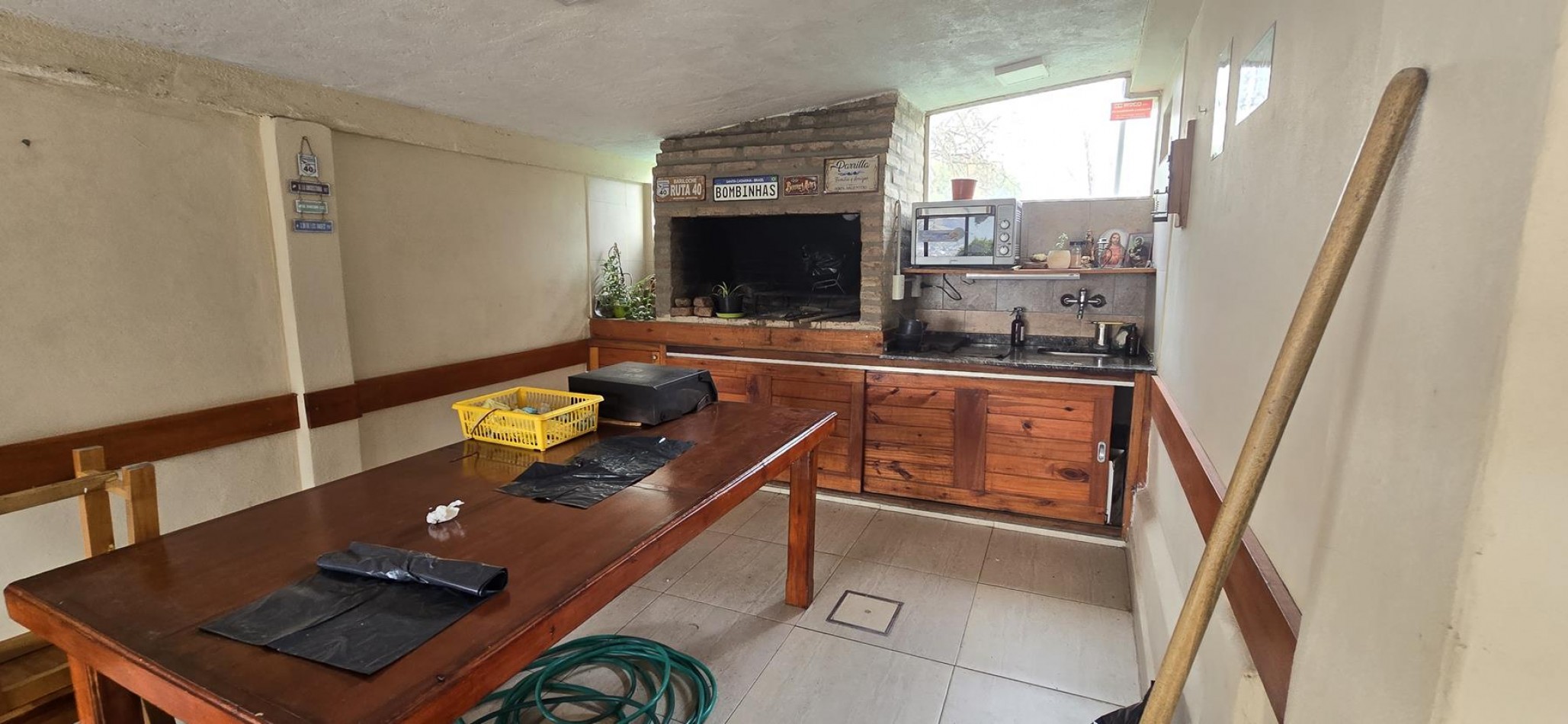 CASA CON 2 CABAÑAS TOTALMENTE EQUIPADAS EN ENTORNO NATURAL A LA VENTA. CA211