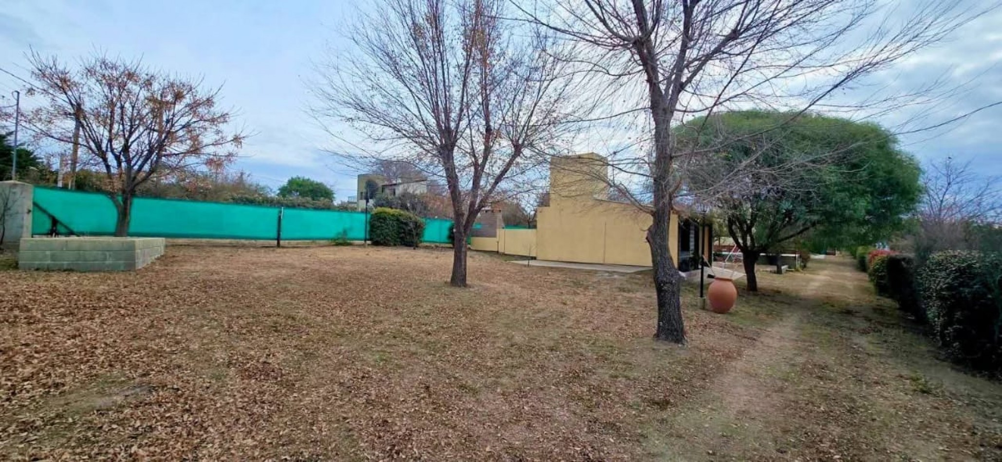 CASA CON 2 CABAÑAS TOTALMENTE EQUIPADAS EN ENTORNO NATURAL A LA VENTA. CA211