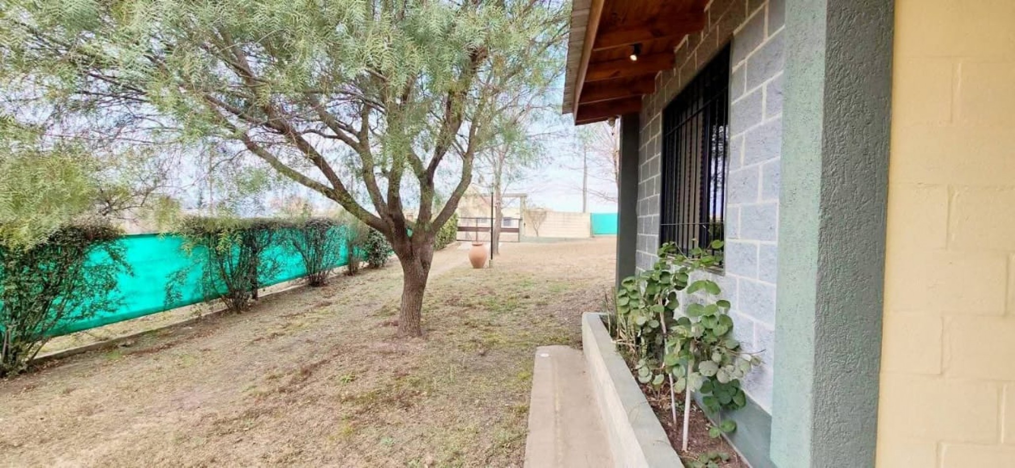 CASA CON 2 CABAÑAS TOTALMENTE EQUIPADAS EN ENTORNO NATURAL A LA VENTA. CA211