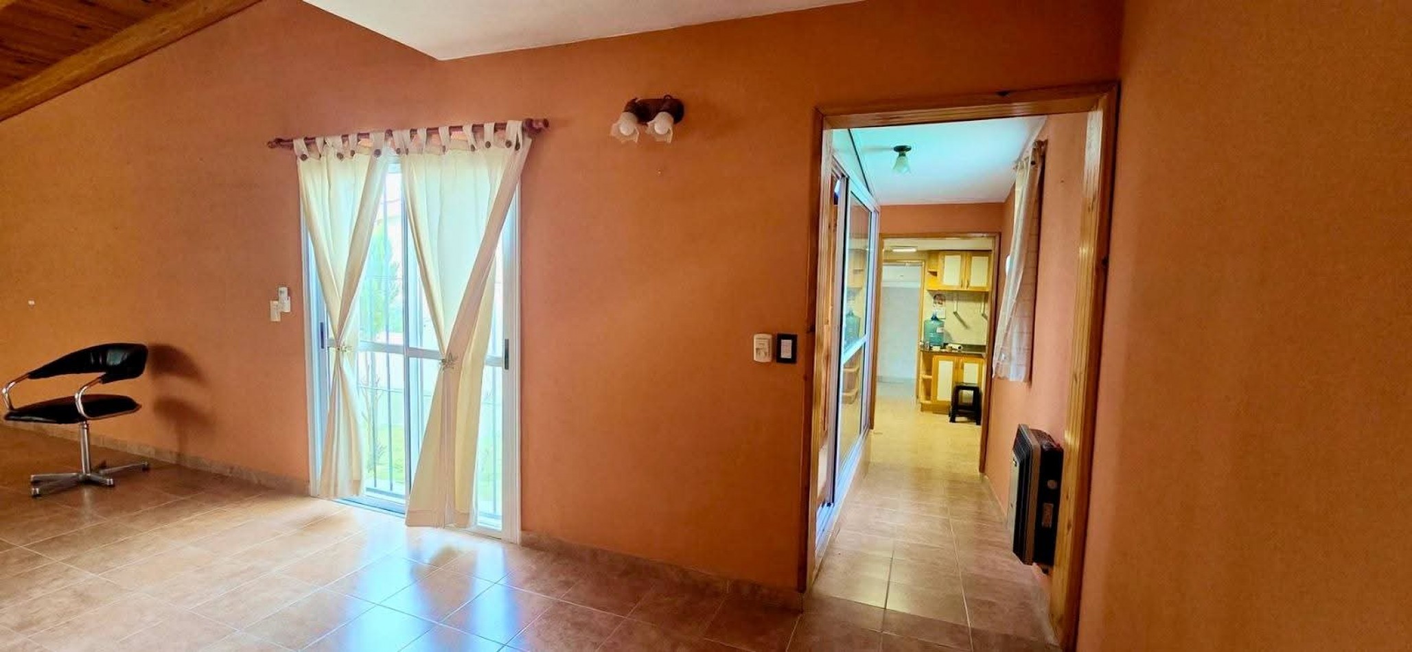 CASA CON 2 CABAÑAS TOTALMENTE EQUIPADAS EN ENTORNO NATURAL A LA VENTA. CA211