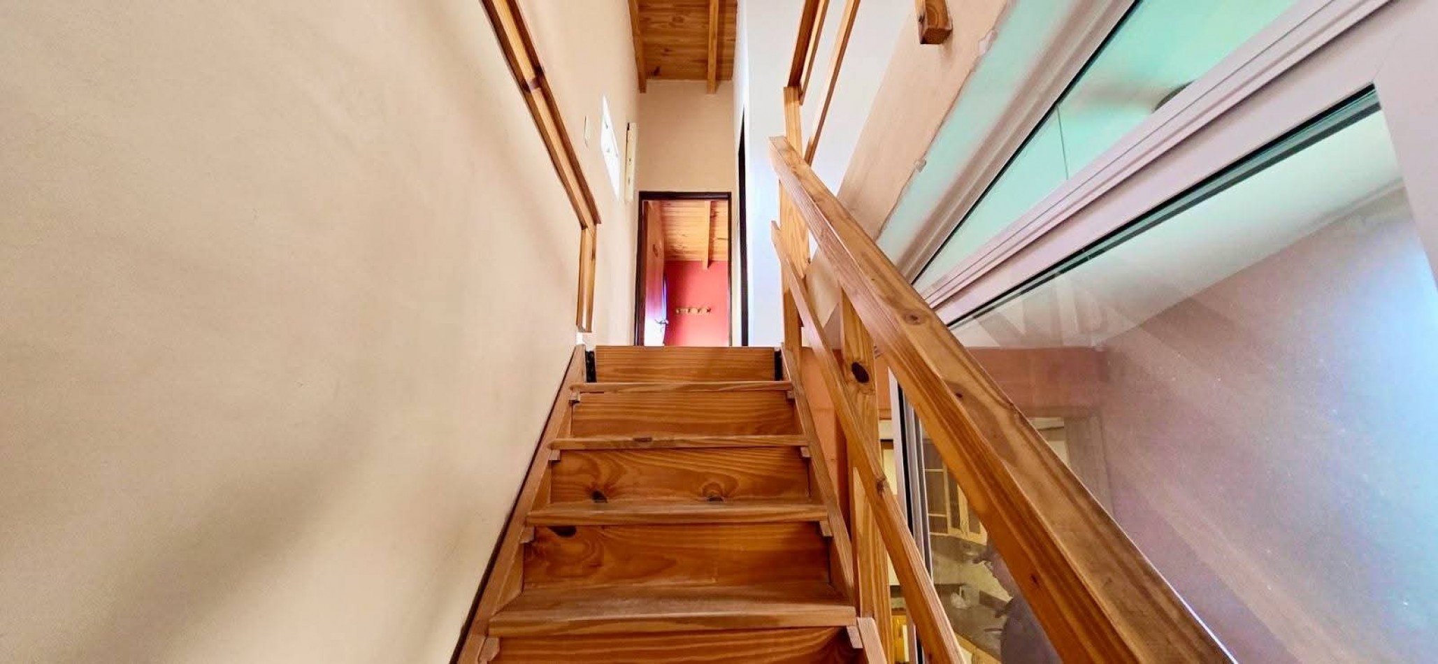 CASA CON 2 CABAÑAS TOTALMENTE EQUIPADAS EN ENTORNO NATURAL A LA VENTA. CA211