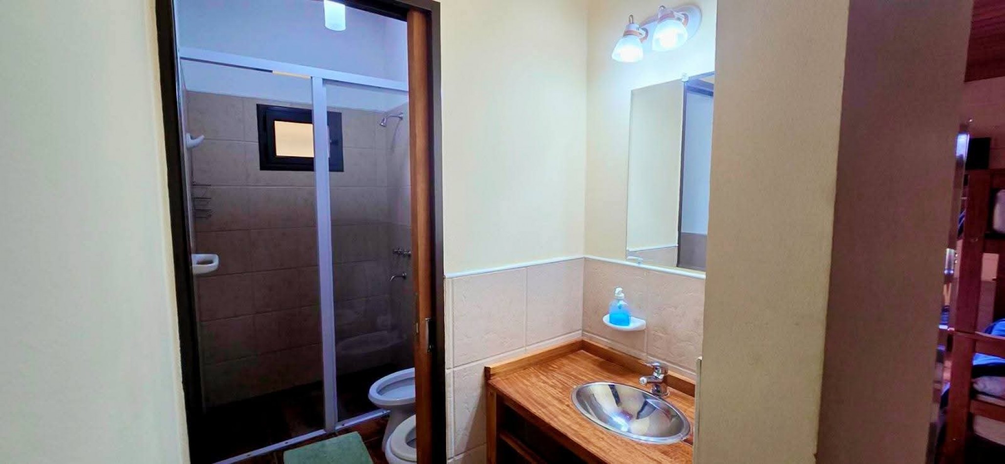 CASA CON 2 CABAÑAS TOTALMENTE EQUIPADAS EN ENTORNO NATURAL A LA VENTA. CA211