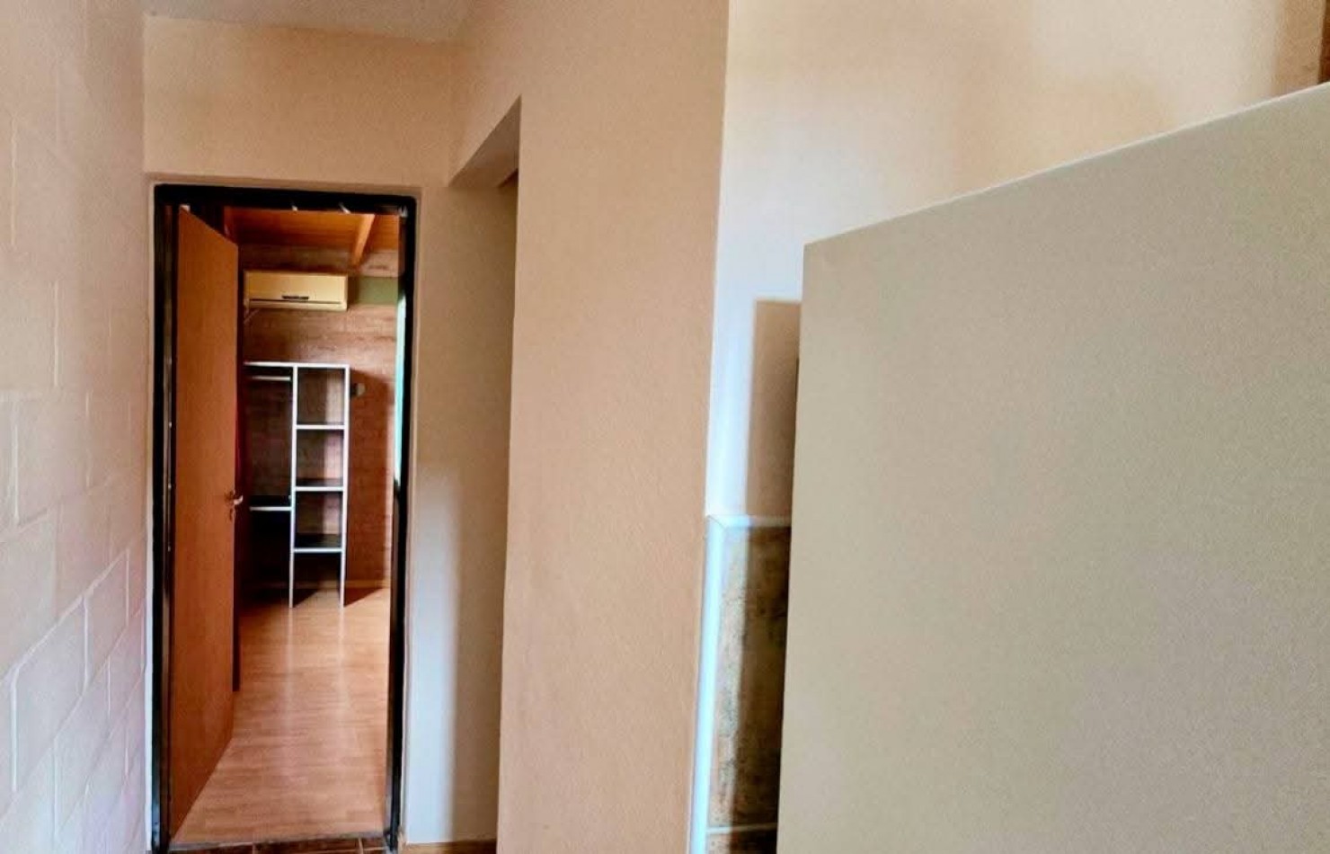 CASA CON 2 CABAÑAS TOTALMENTE EQUIPADAS EN ENTORNO NATURAL A LA VENTA. CA211