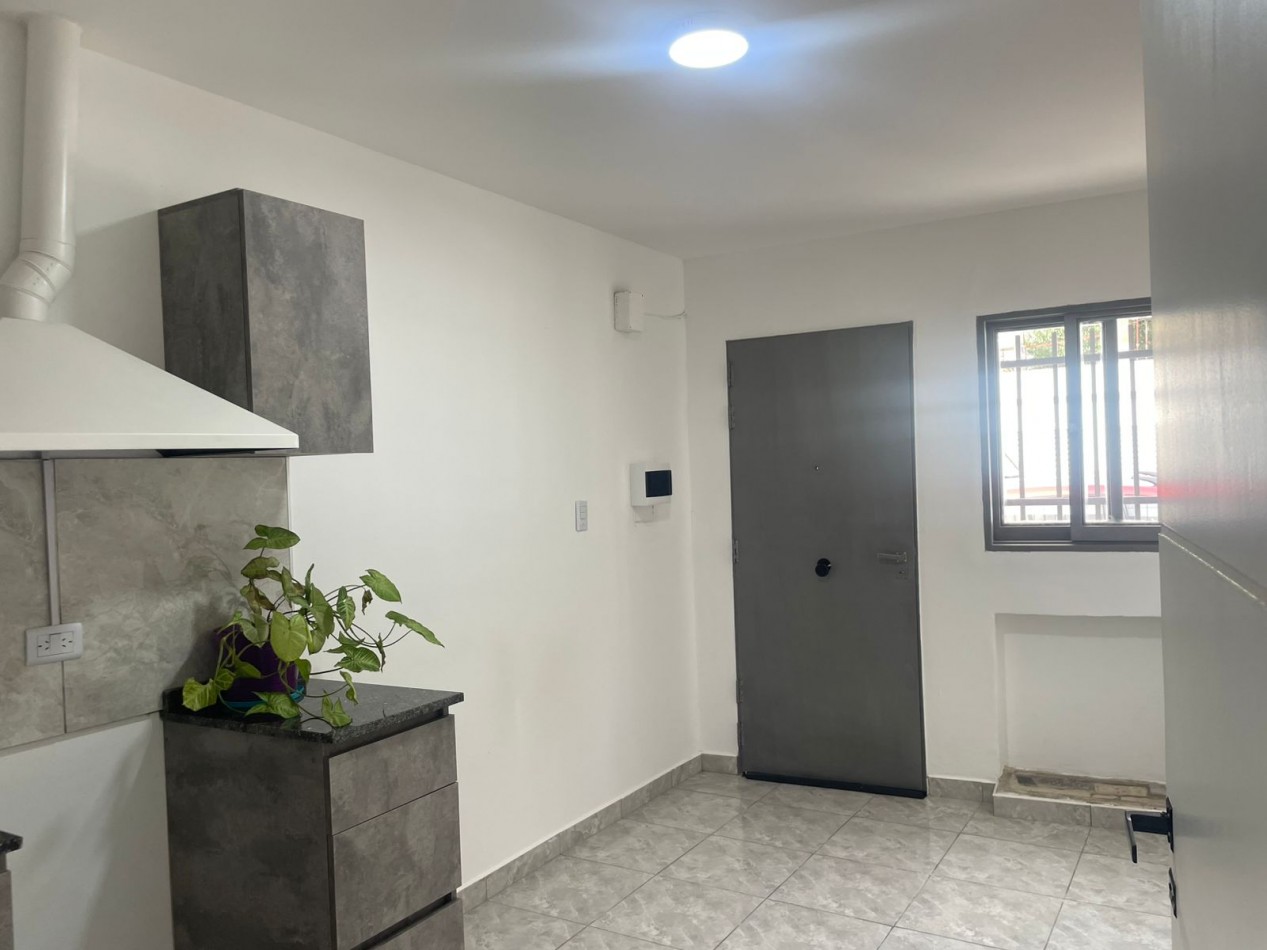 CASA RESTAURADA A LA VENTA EN BARRIO ALTO ALBERDI, CORDOBA. CA218