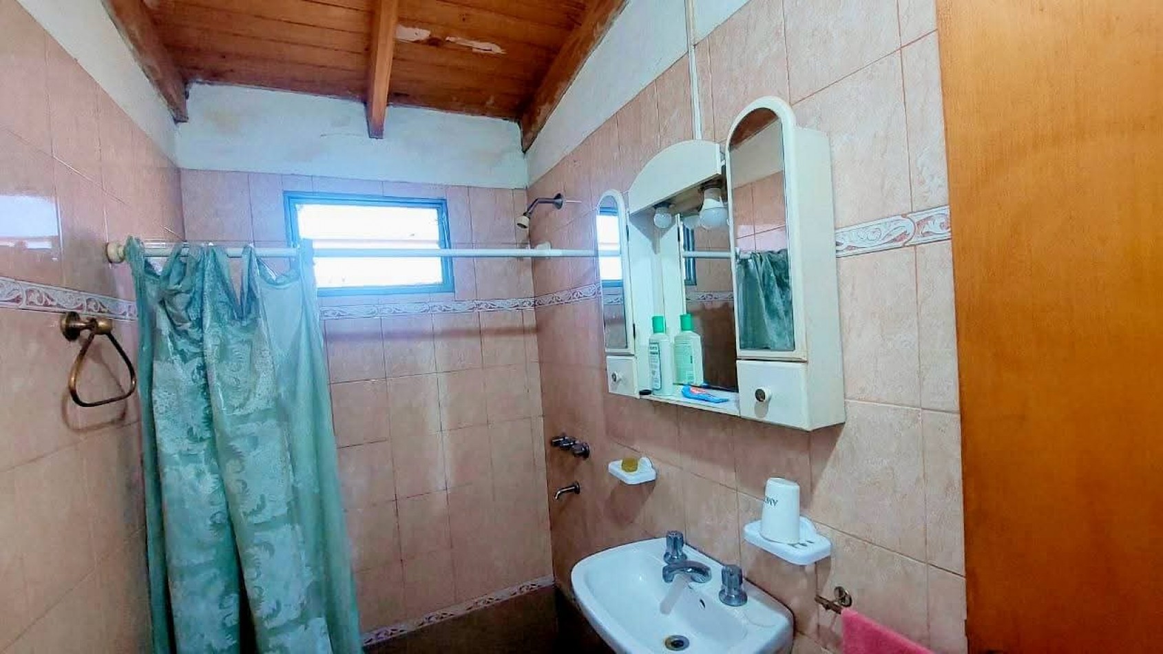 CASA A LA VENTA EN SANTA MARIA DE PUNILLA, APTA CREDITO HIPOTECARIO. CA45
