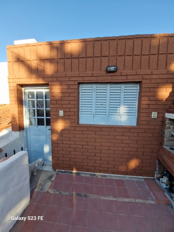 CASA MAS DEPARTAMENTO A LA VENTA EN Bo GRANADERO PRINGLES, CIUDAD DE CORDOBA. CA221