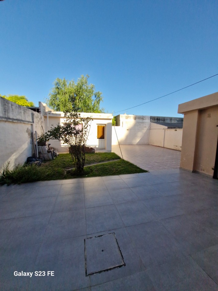 CASA MAS DEPARTAMENTO A LA VENTA EN Bo GRANADERO PRINGLES, CIUDAD DE CORDOBA. CA221