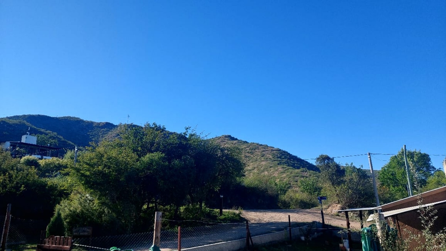 CASA A LA VENTA EN SAN ROQUE AL PIE DE LAS SIERRAS. CA225