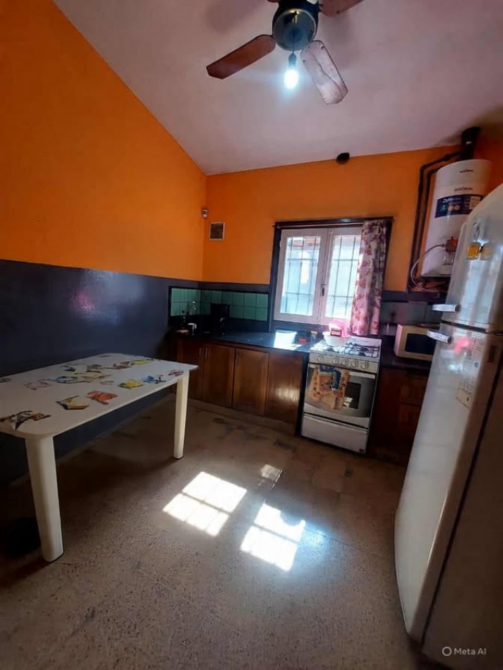 CASA MAS LOCAL A LA VENTA EN COSQUIN, SOBRE AV SAN MARTIN. CA232