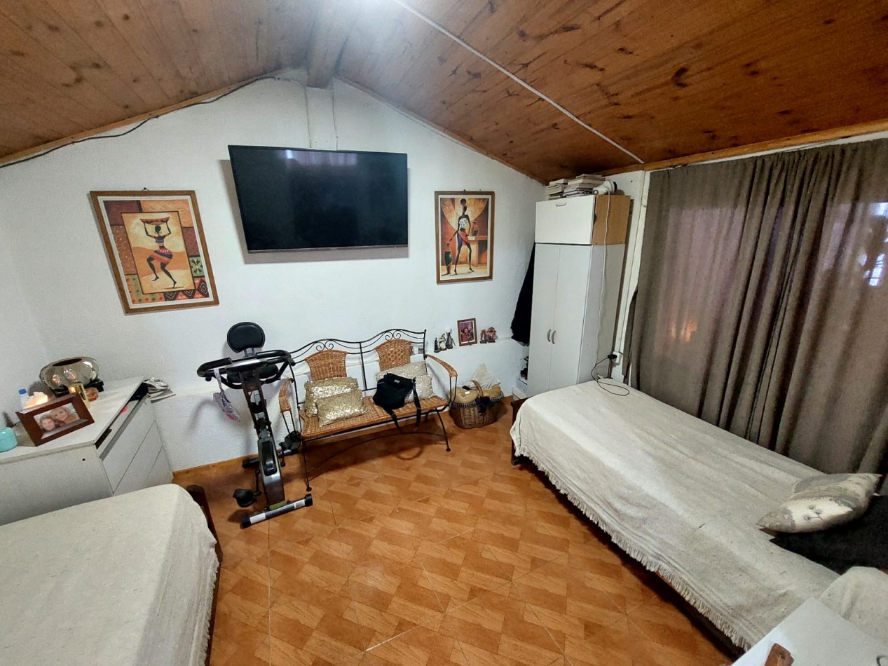 CASA EN VENTA CON SALIDA AL RIO Y PISCINA COMPLETA EN SANTA MARIA DE PUNILLA, ENTORNO SERRANO. CA246