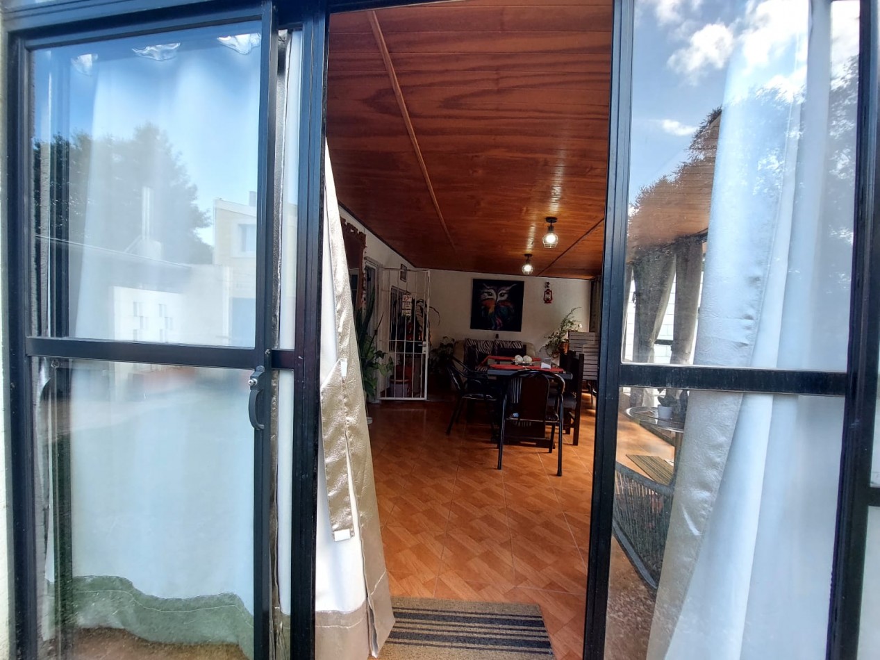 CASA EN VENTA CON SALIDA AL RIO Y PISCINA COMPLETA EN SANTA MARIA DE PUNILLA, ENTORNO SERRANO. CA246