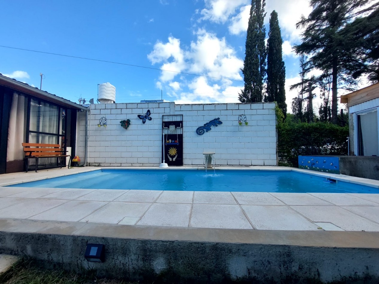 CASA EN VENTA CON SALIDA AL RIO Y PISCINA COMPLETA EN SANTA MARIA DE PUNILLA, ENTORNO SERRANO. CA246