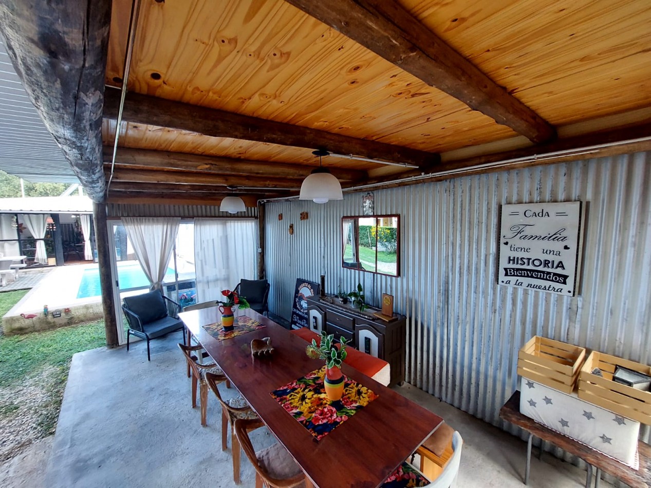 CASA EN VENTA CON SALIDA AL RIO Y PISCINA COMPLETA EN SANTA MARIA DE PUNILLA, ENTORNO SERRANO. CA246