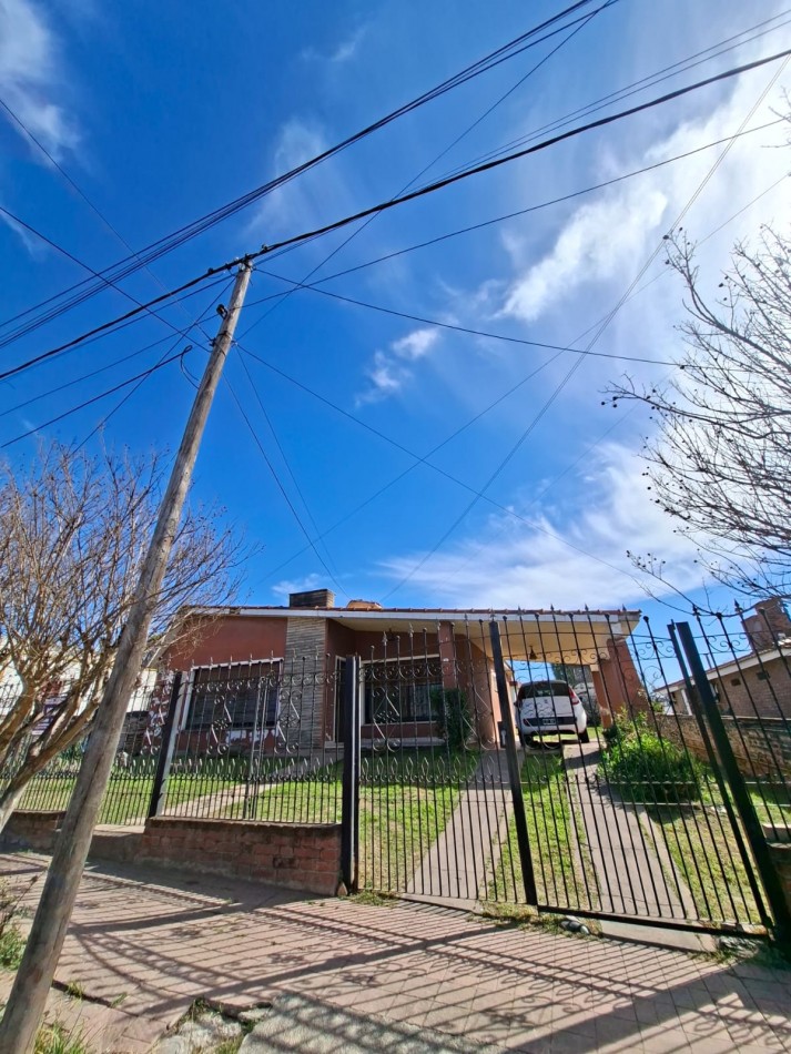 CASA MAS DEPARTAMENTO EN VENTA EN EL CENTRO DE SANTA MARIA DE PUNILLA. CA41