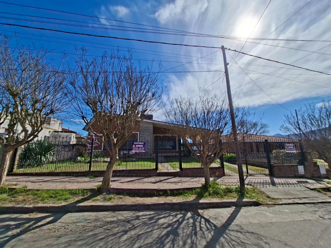 CASA MAS DEPARTAMENTO EN VENTA EN EL CENTRO DE SANTA MARIA DE PUNILLA. CA41
