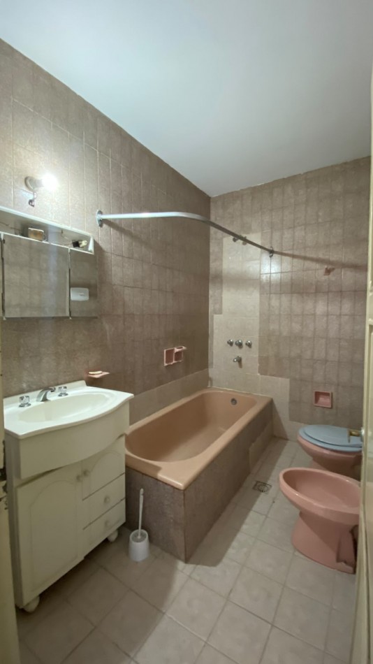DEPARTAMENTO DE 3 DORMITORIOS EN VENTA EN EL CENTRO DE COSQUIN. CA184