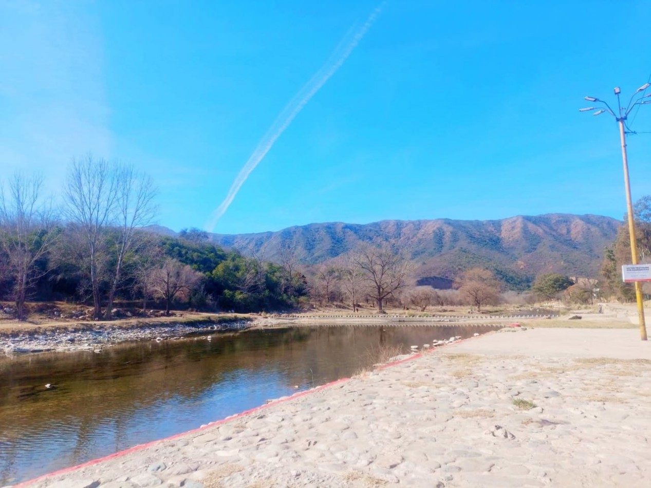 TERRENO EN VENTA EN BIALET MASSE CON VISTA A LAS SIERRAS AL LADO DEL RIO COSQUIN. TE133