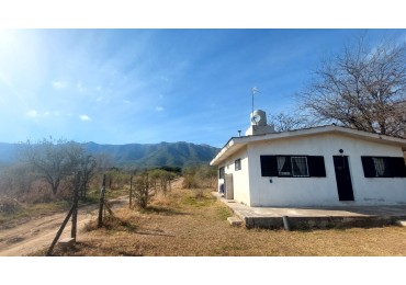 VENTA DE HERMOSA CASA CON VISTA PANORAMICA. SANTA MARIA DE PUNILLA. CA186