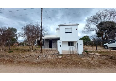 CASA A LA VENTA EN BIALET MASSE EN ENTORNO NATURAL Y VISTA A LAS SIERRAS. CA194