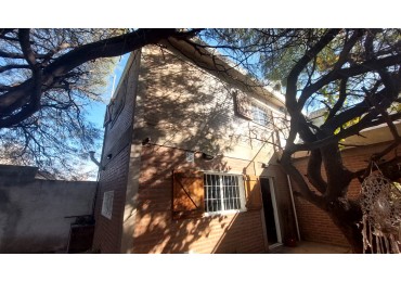 CASA A LA VENTA EN MALVINAS ARGENTINAS, CORDOBA. SOBRE IMPORTANTE AVENIDA. CA188F.