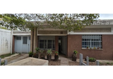 CASA A LA VENTA EN BIALET MASSE, FRENTE AL RIO COSQUIN. CA207