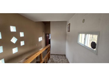 CASA CON 2 CABAÑAS TOTALMENTE EQUIPADAS EN ENTORNO NATURAL A LA VENTA. CA211